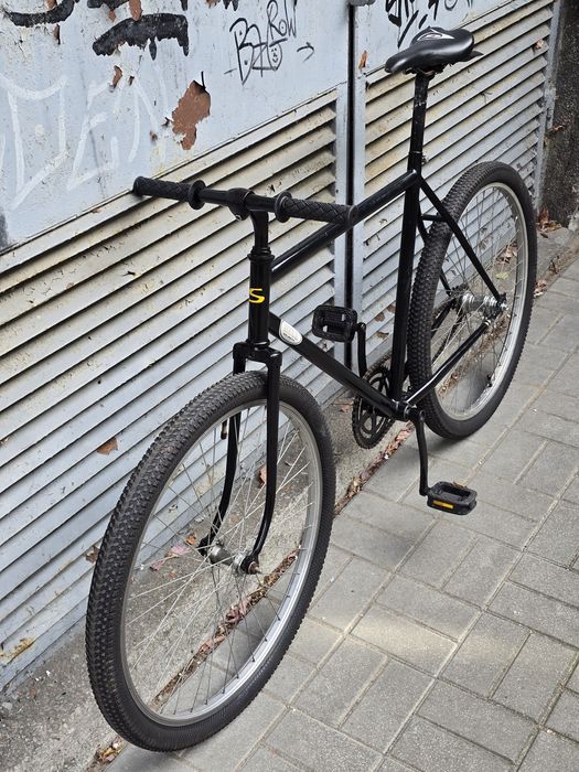 Minimalistyczny rower single speed lekka rama M gravelowe opony