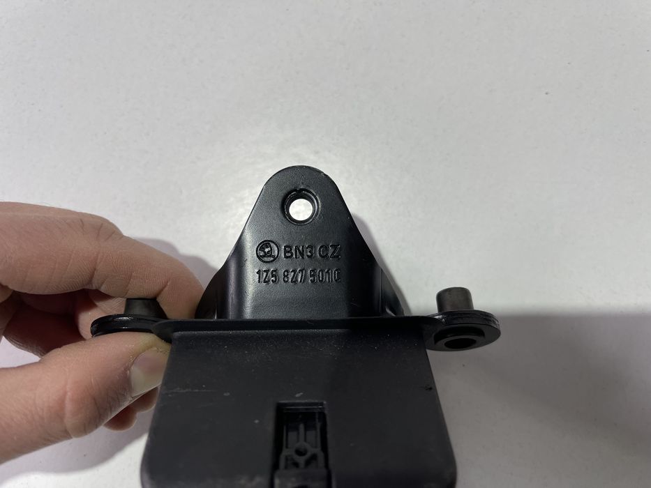 Замок на ляду Шкода А5 замок на кришку багажника Skoda A5