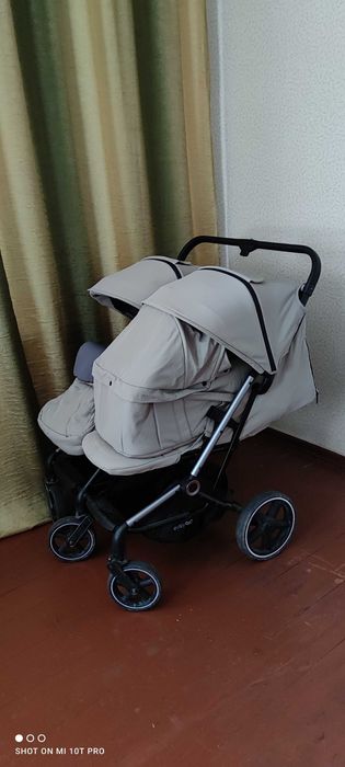 Коляска для двійні