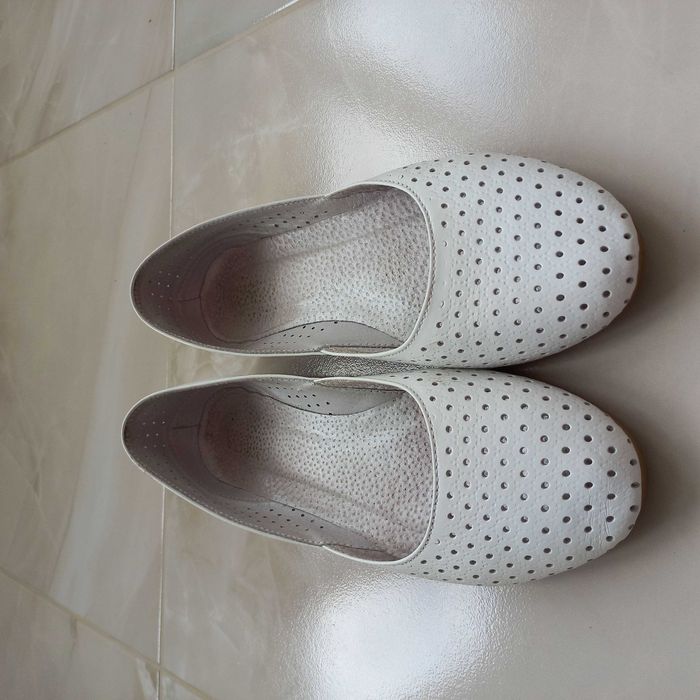 Літні шкіряні жіночі босоніжки