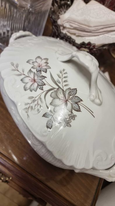 Terrina com tampa vista alegre