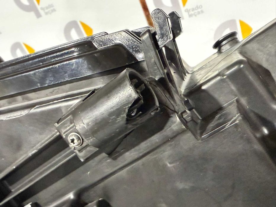 Óptica farol xenon direito porsche Cayenne