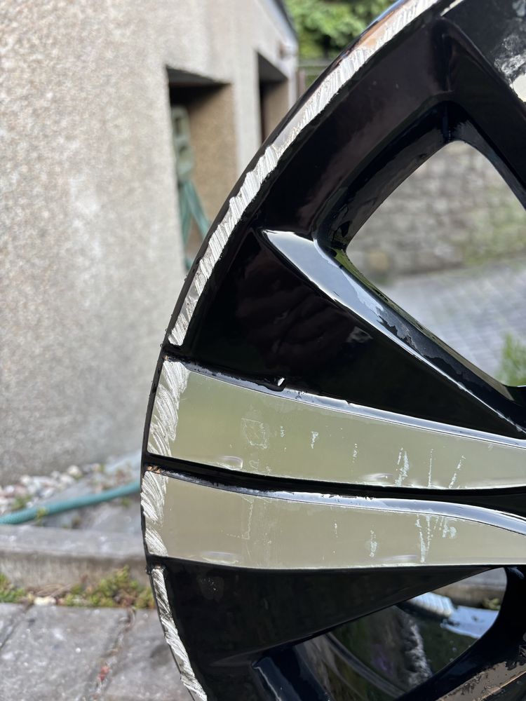 Felga aluminiowa MERCEDES C KLASA W206 8x17 ET49,5 5x112