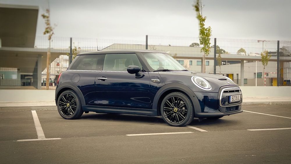MINI 3 Portas Cooper SE Premium P. Yours