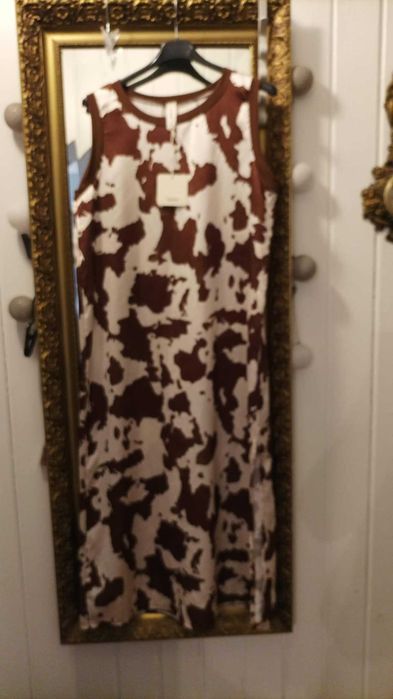 Nowa sukienka satynowa maxi "krówka".