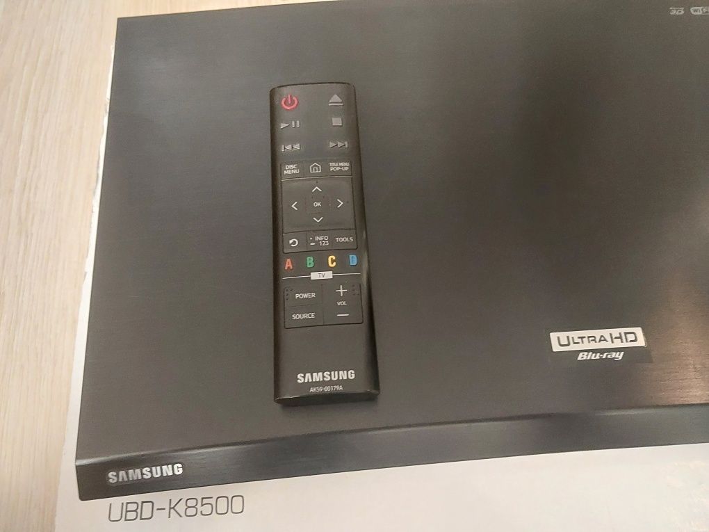 Odtwarzacz bluray UltraHD 3D Samsung  100% SPRAWNY pilot.