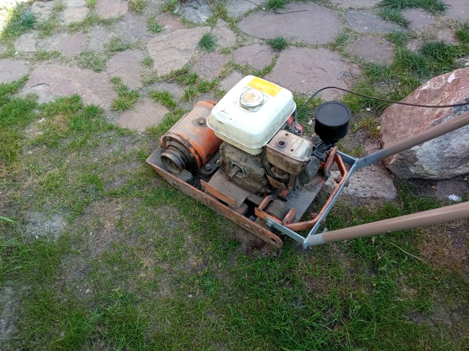 Wibrator do betonu, kostki. Zageszczarka