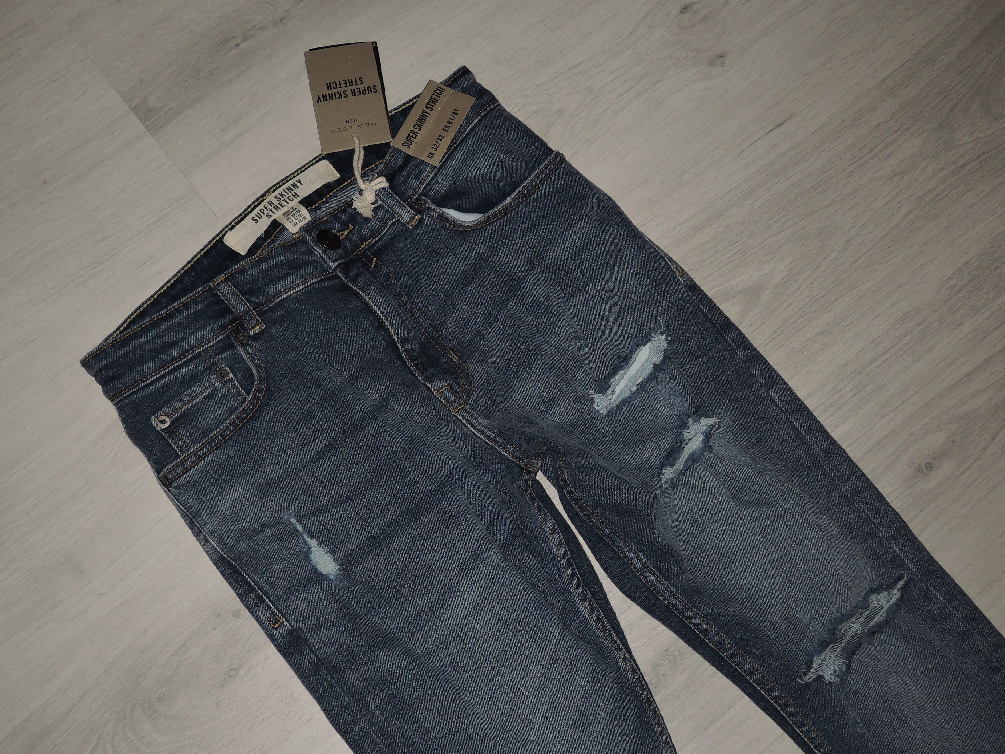 Nowe dżinsowe spodnie z dziurami  New Look  Men super skiny XS