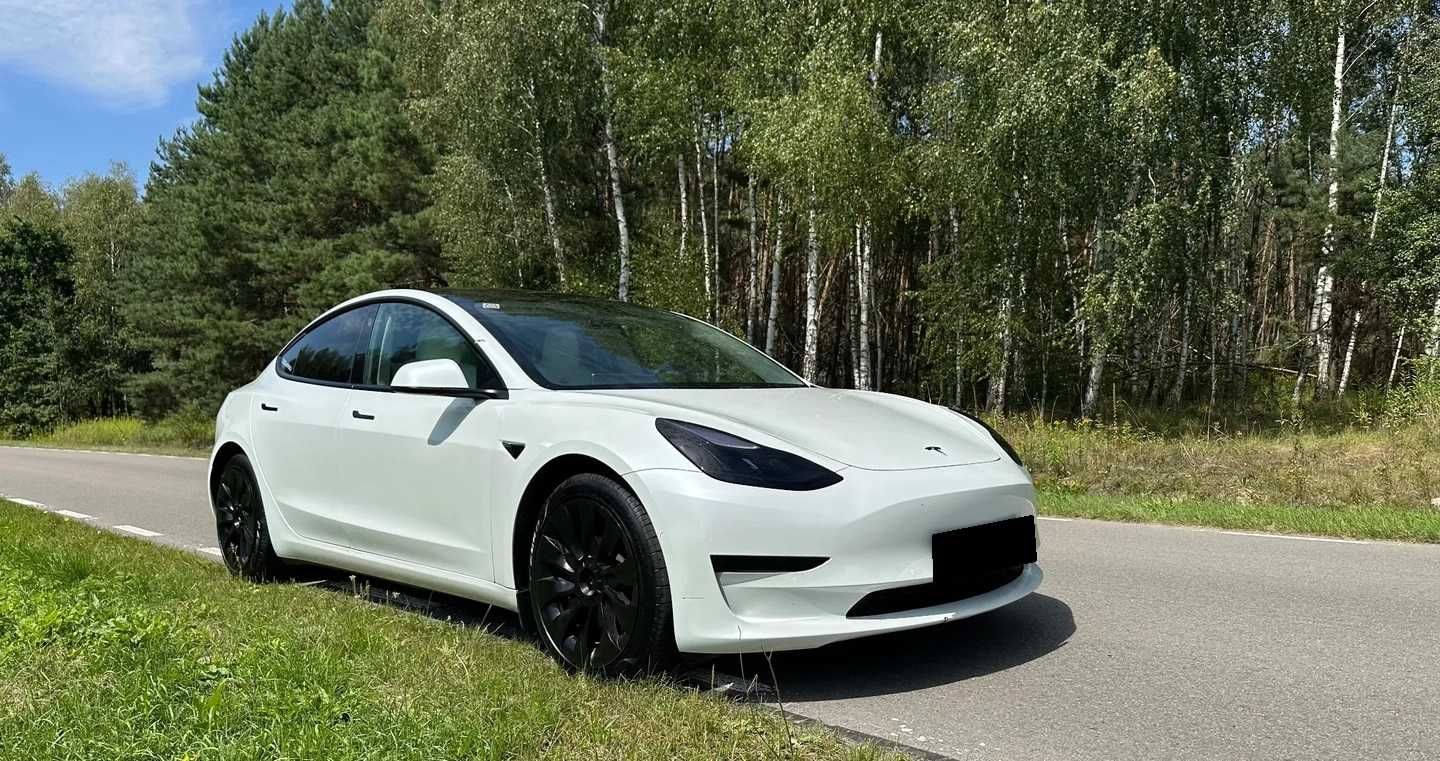 Tesla Model 3 Long Range 2021 року