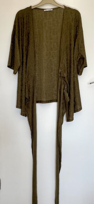 Blusa caqui (Zara, tamanho L)