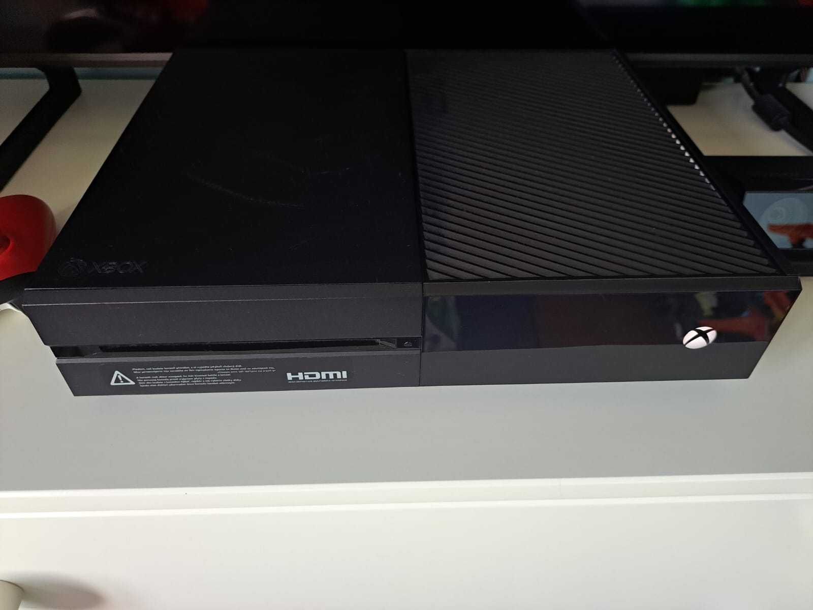 Konsola Xbox One + kinect + pad