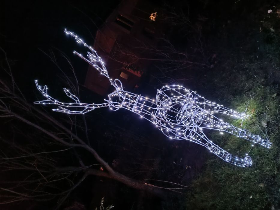 Jeleń z drutu do ogrodu