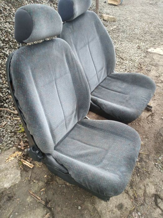 Сидіння до автомобіля
