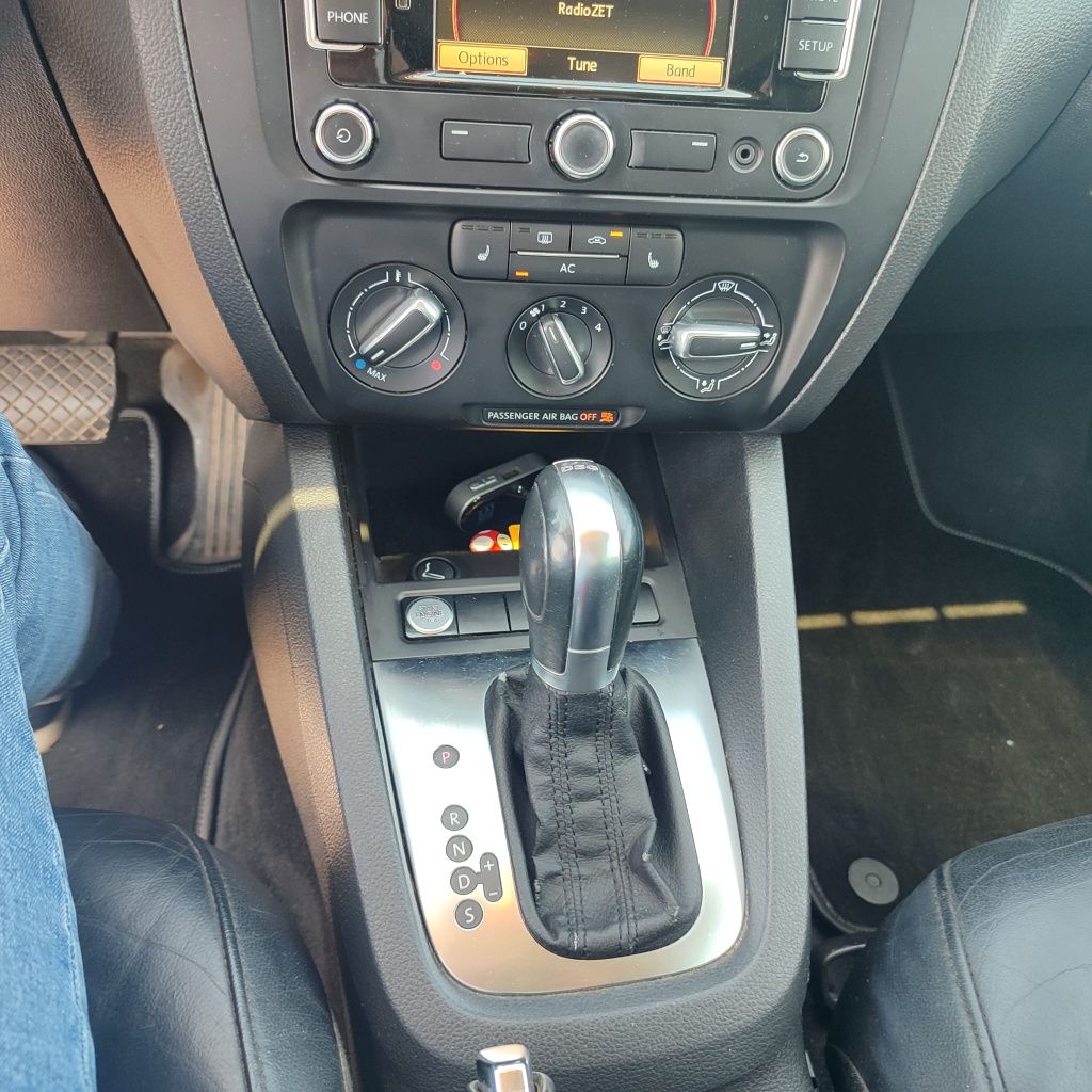 Volkswagen Jetta 2.0 TDI automat DSG