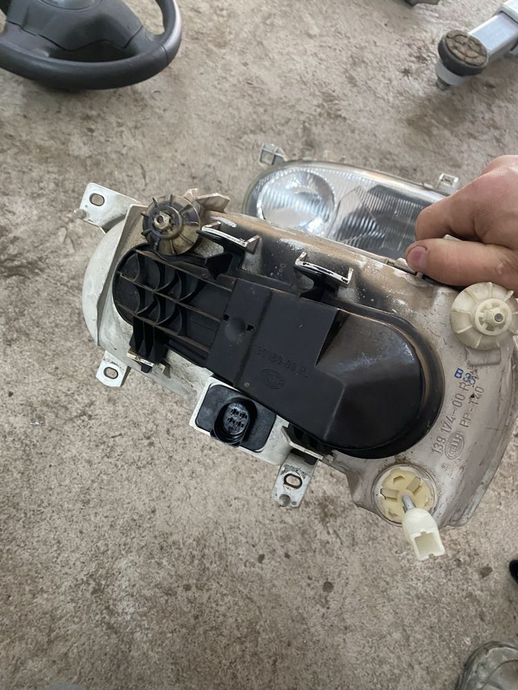 Lampa prawa volkswagen golf 3. III hella org