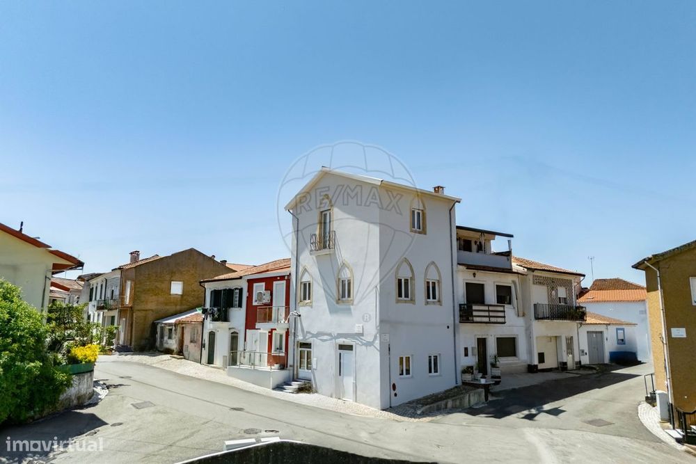 Moradia T4 para arrendamento