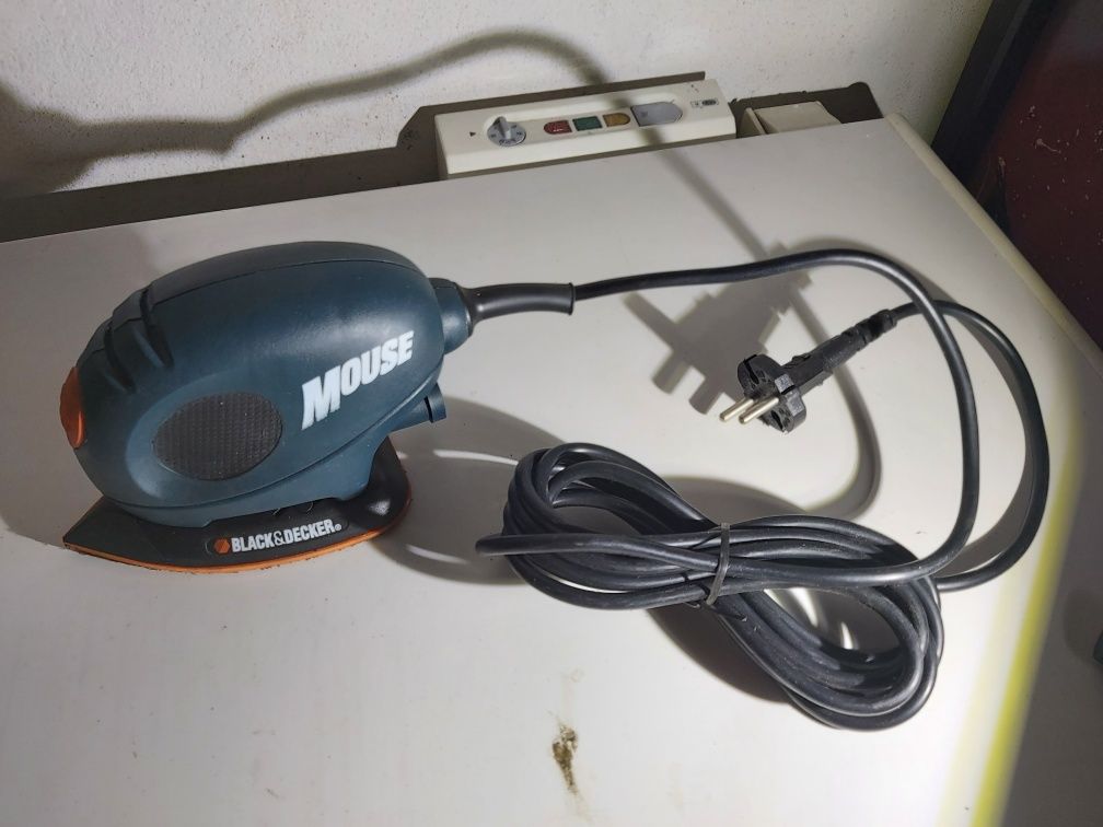 Máquina lixar Black & Decker mouse