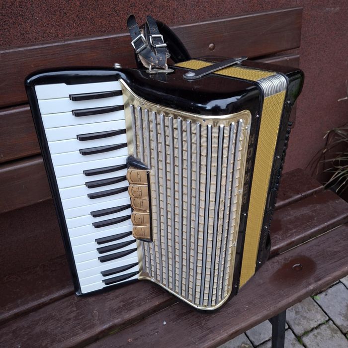 Akordoen Hohner Concerto 72 basy