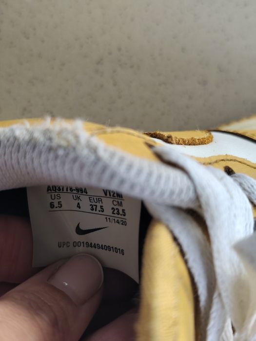 Кросівки жіночі Nike Air Force 1 жовті