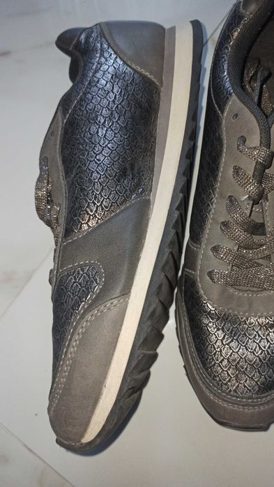 Кроссовки ботинки туфли р.40