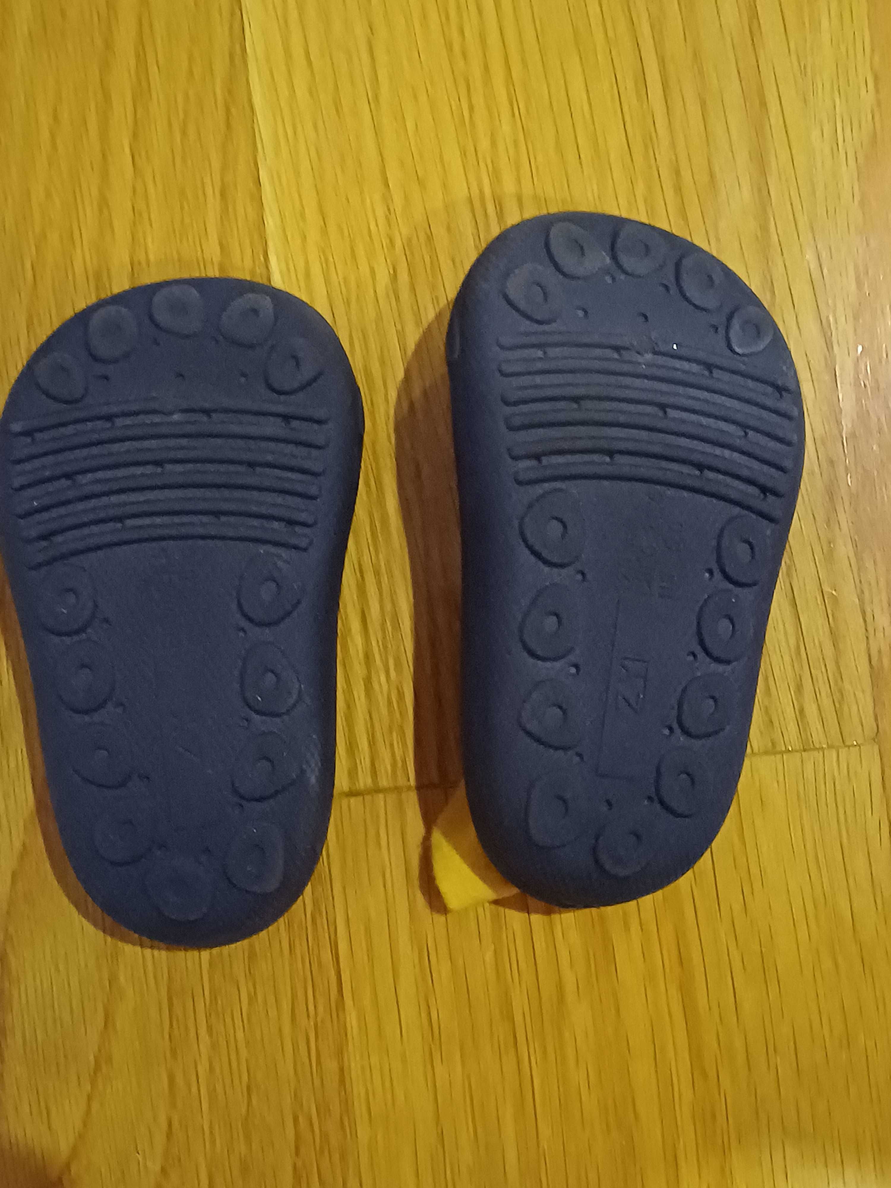 Bota meia para bebé