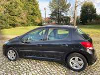Peugeot 207 preto