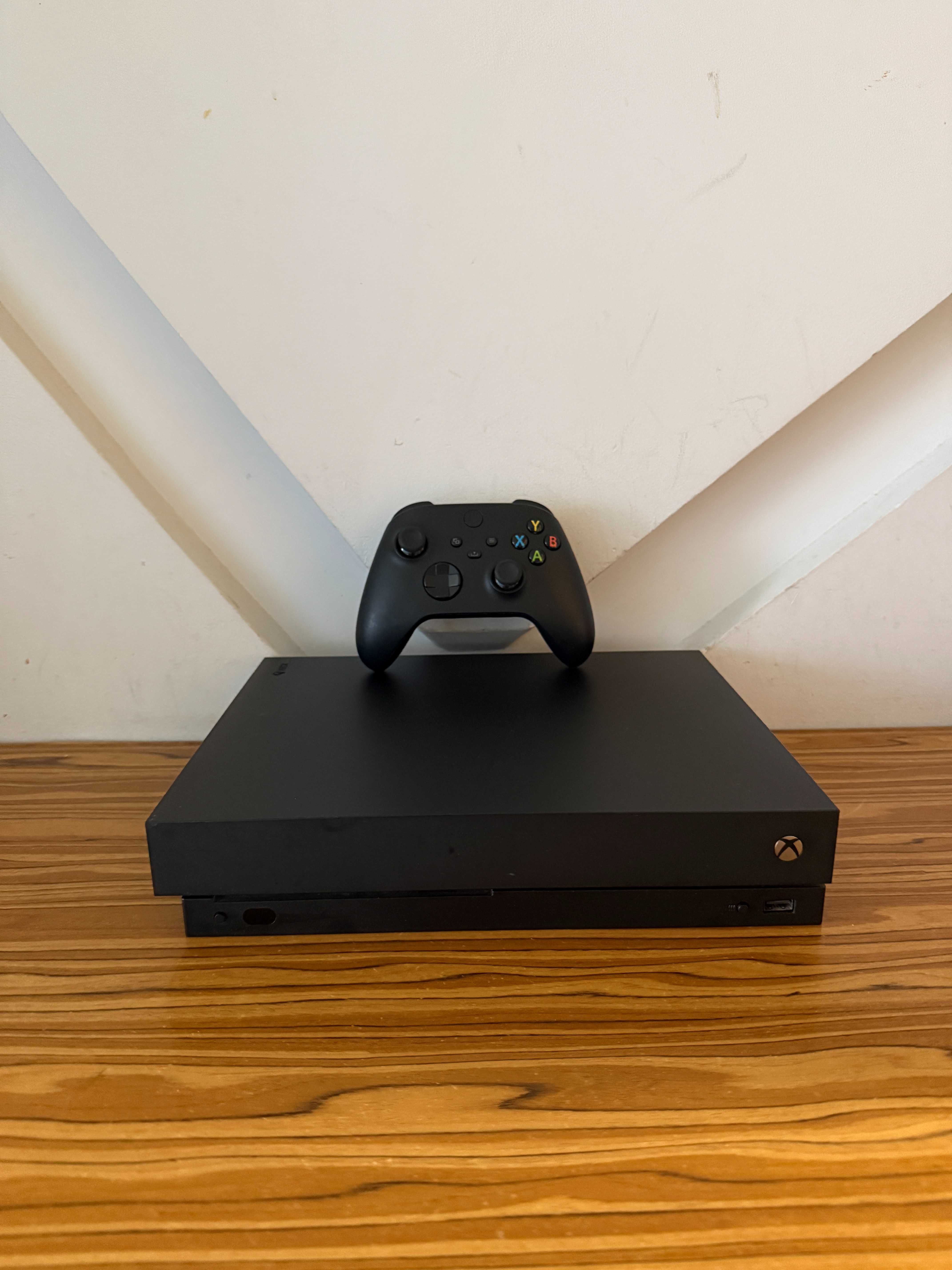 [Xbox] Konsola Xbox One X + Pad