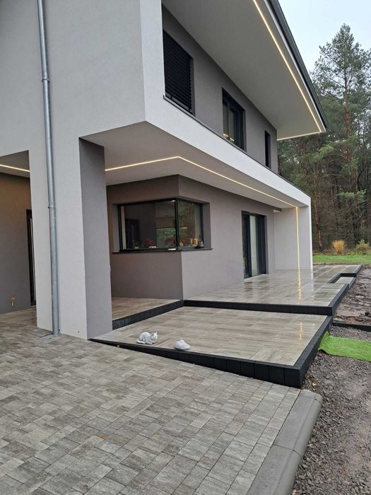 Elewacje,układanie kostki brukowej