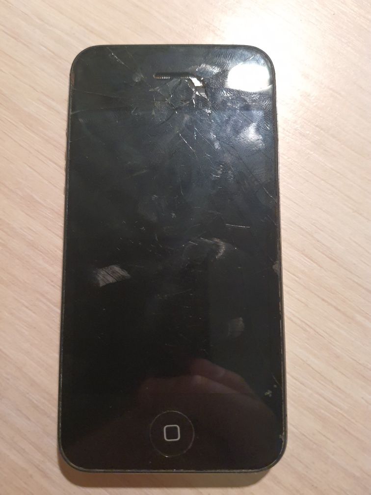 iPhone 4s, Блокировка айклауда