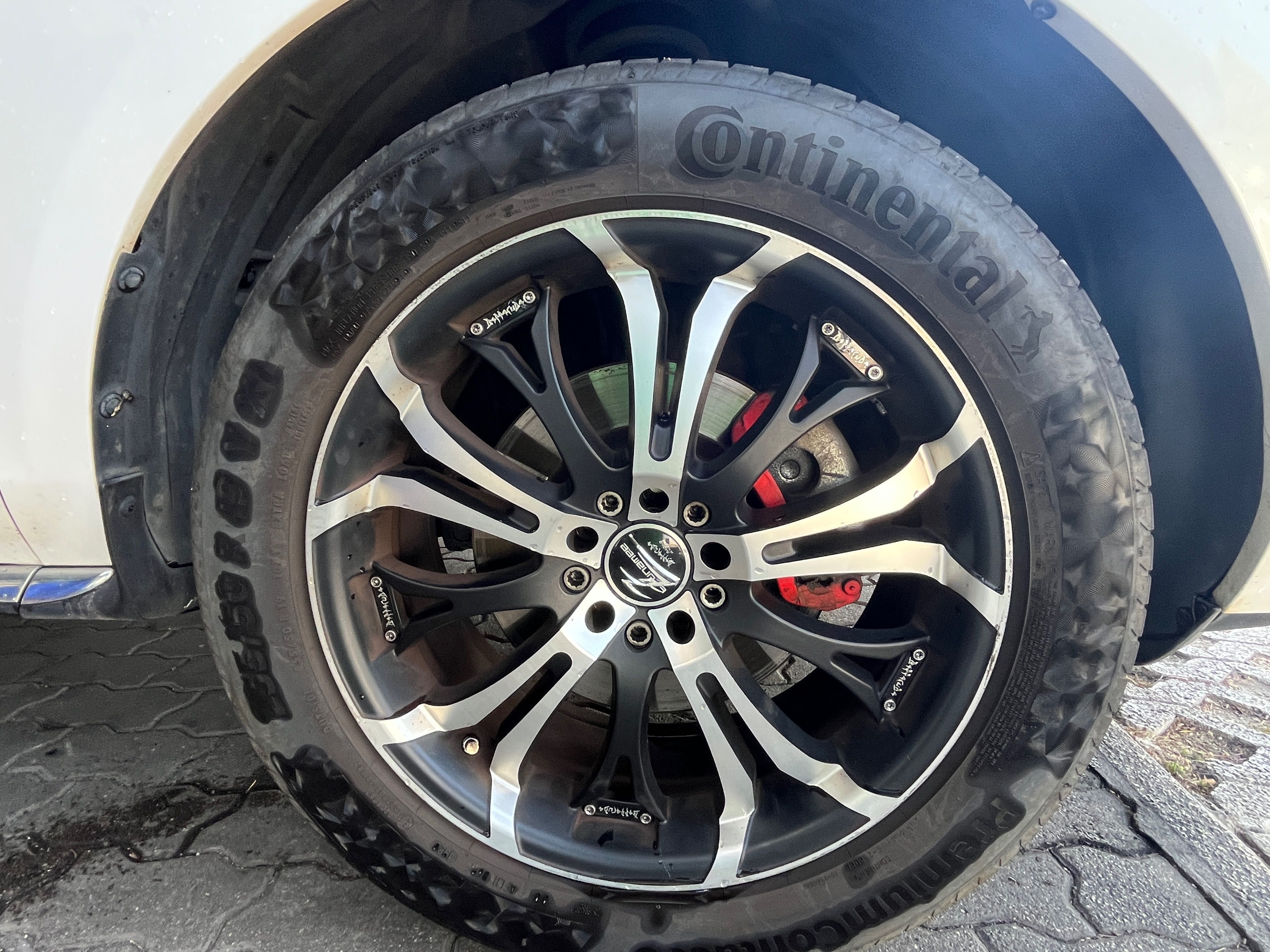 Mazda CX-7 2.3 Turbo 2012 | Bancos em pele e jantes Barracuda
