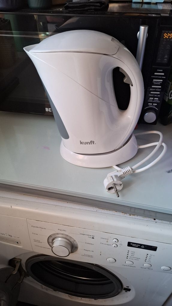 Vende se chaleira eletrica