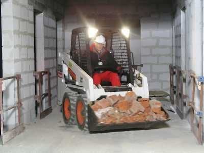Usługa miniładowarką Bobcat s100. Łyżka + widły