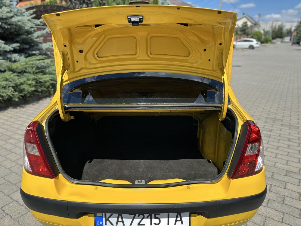Renault Clio Symbol 2005 року газ/бензин