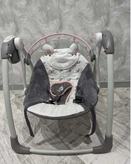 Продам гойдалку для немовлят(укачующий центр)