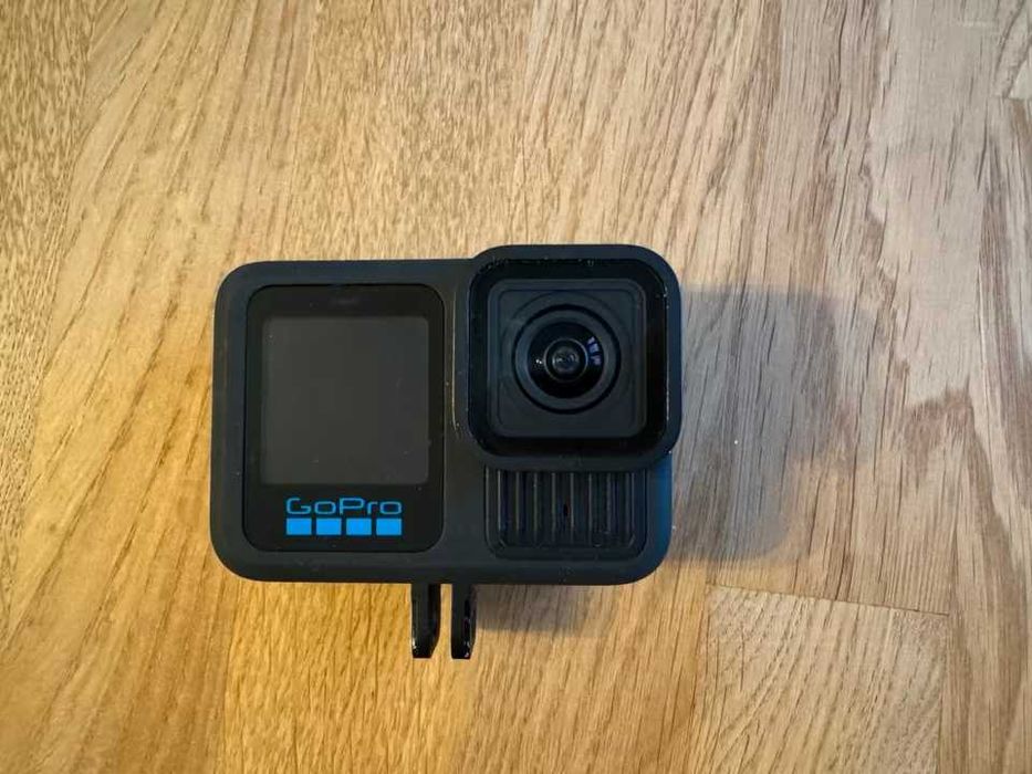 GoPro Hero 13 Black z 2 akumulatorami i uchwytem
