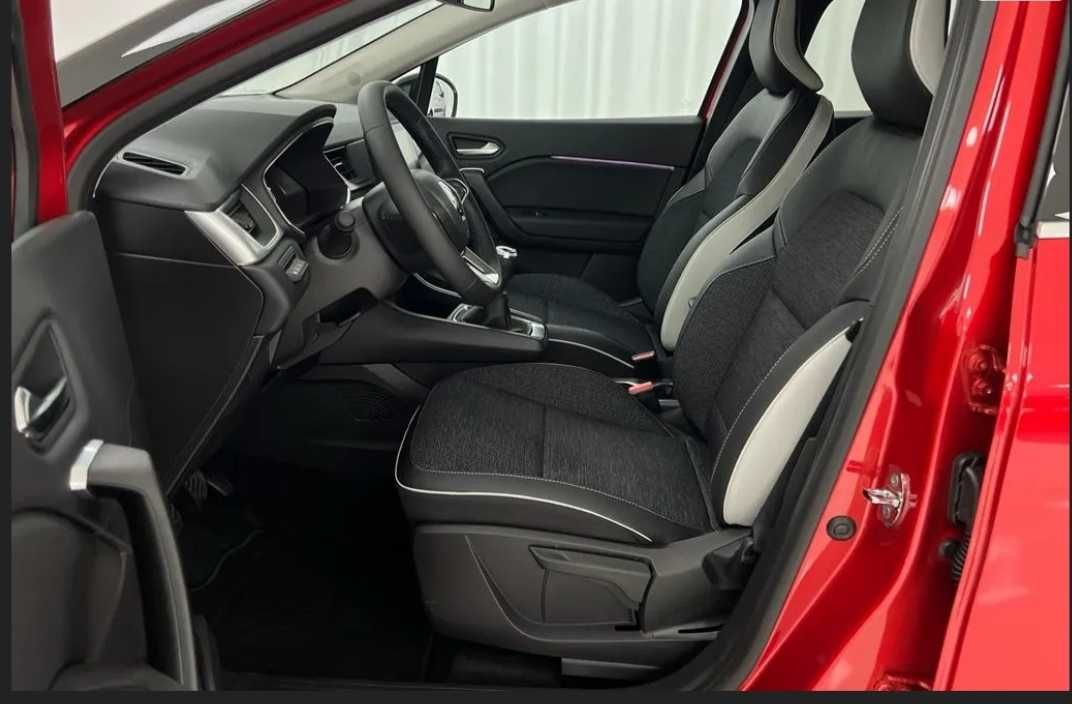 Renault Captur em estado novo