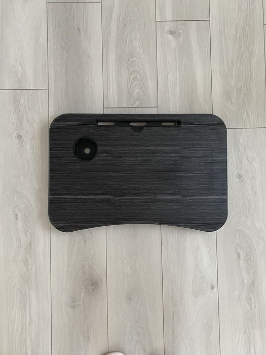 Stolik pod laptopa