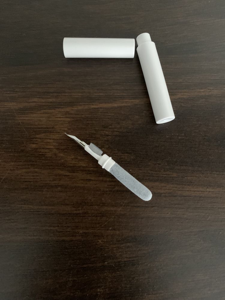 Zestaw czyszaczy do słuchawek ( AIRPODS AIRPODS PRO )