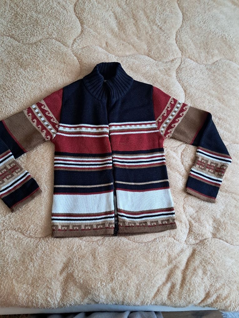Sweter w etniczne wzory rozmiar L