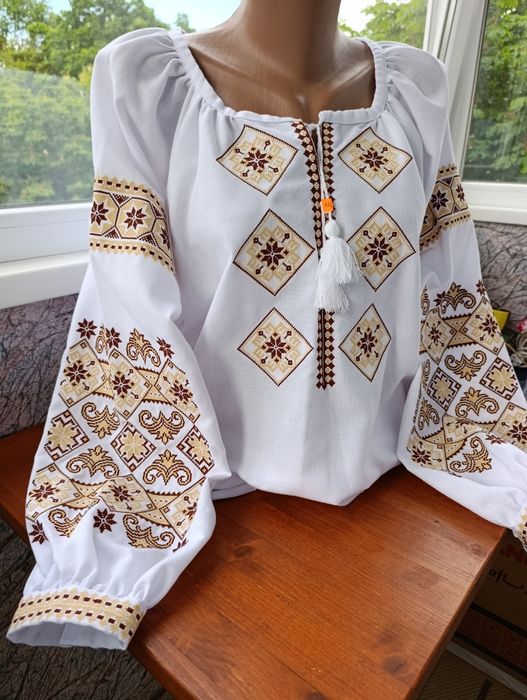 Вишиванки жіночі