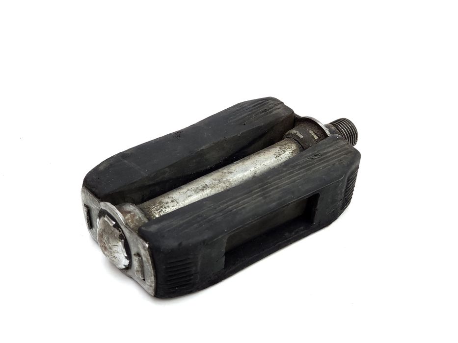 Prawy pedał Romet Wigry Jubilat Zenit Alka Gil Duet Flaming Pelikan