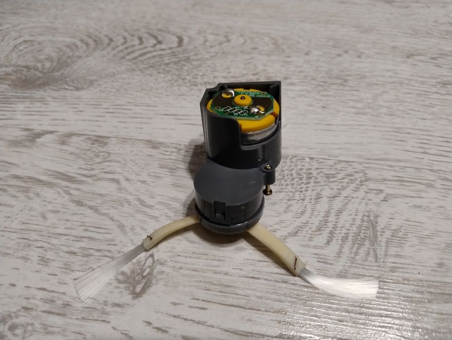 Moduł szczotki bocznej z Nową szczotką Irobot Roomba 605