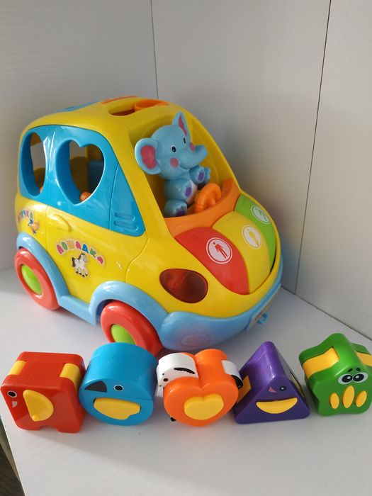 Машинка сортер музыкальная развивающая для маленьких детей Автошка