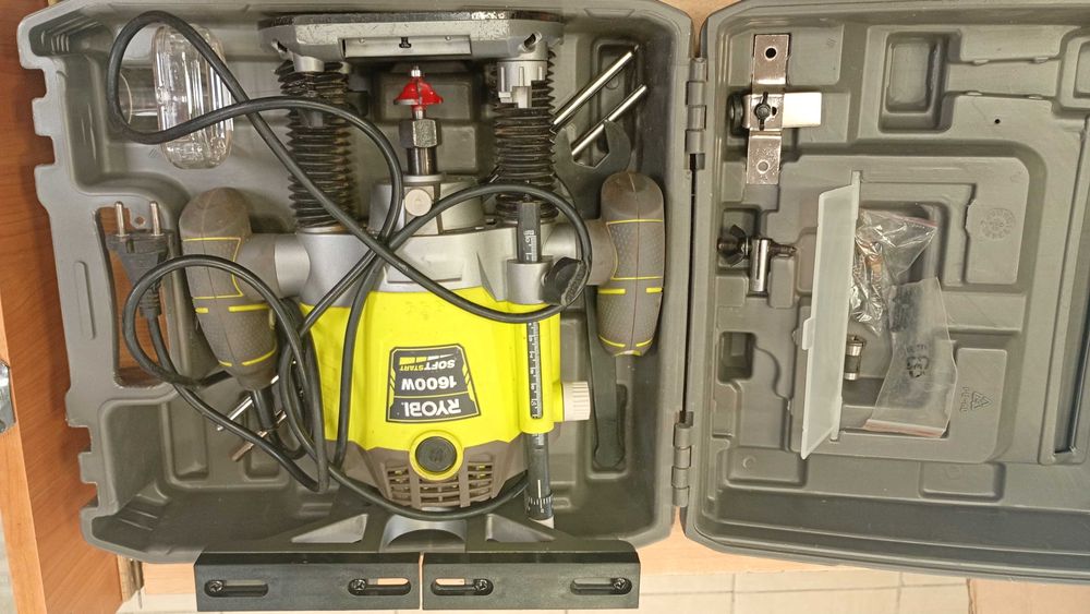 Frezarka Górnowrzecionowa RYOBI RRT1600 -Komis MADEJ Dębica