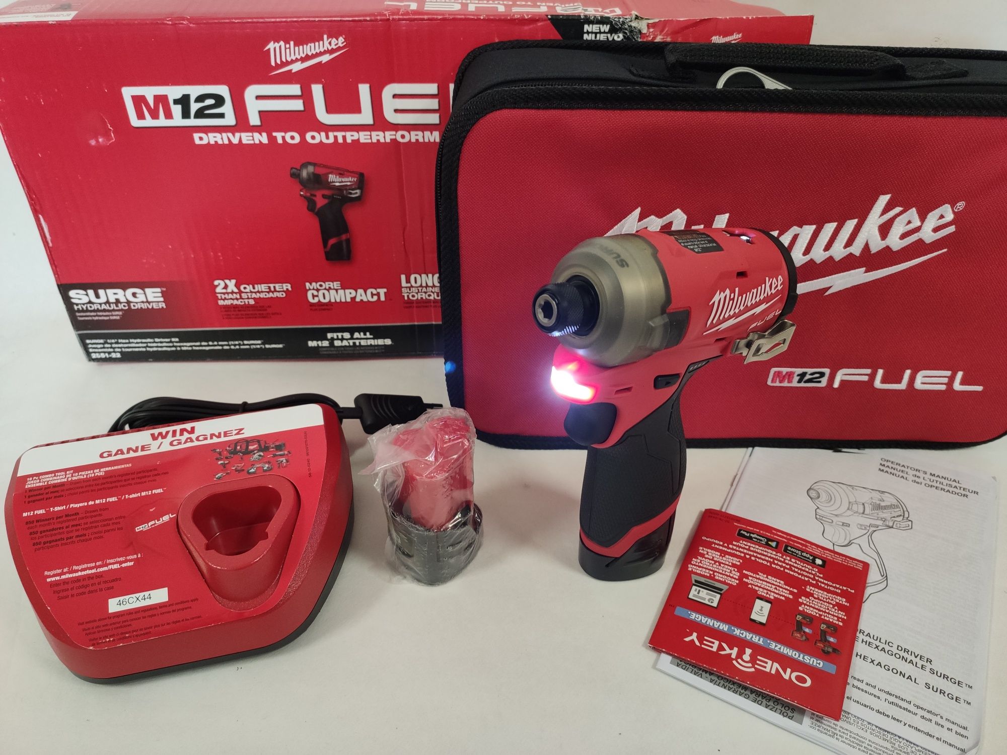 Імпульсний гідравлічний шуруповерт Milwaukee 2551-22 M12 FUEL SURGE™