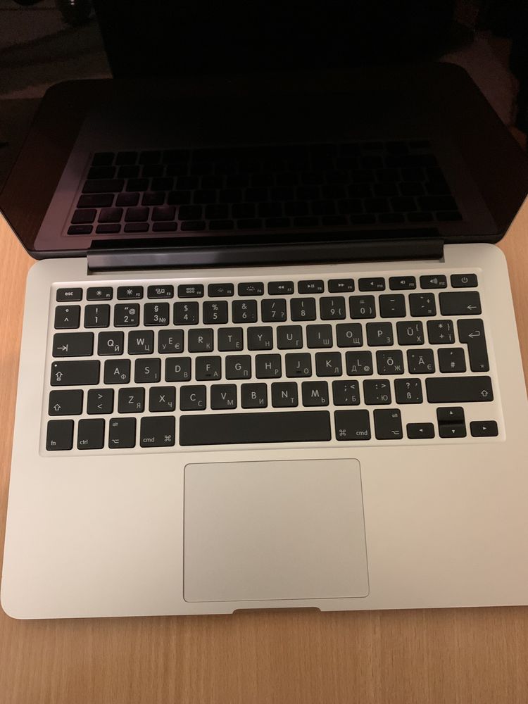 MacBook Pro 13 inches 2014, i5, memory 8, SSD 1Tb