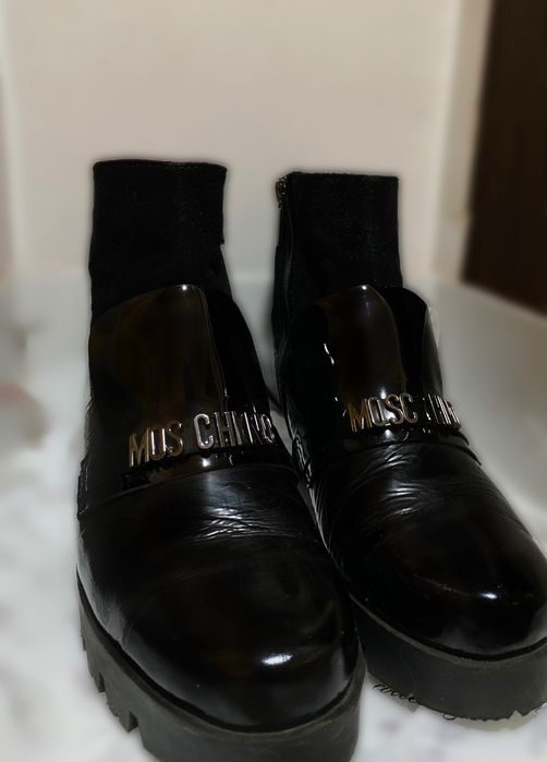 Черевики весняні Moschino