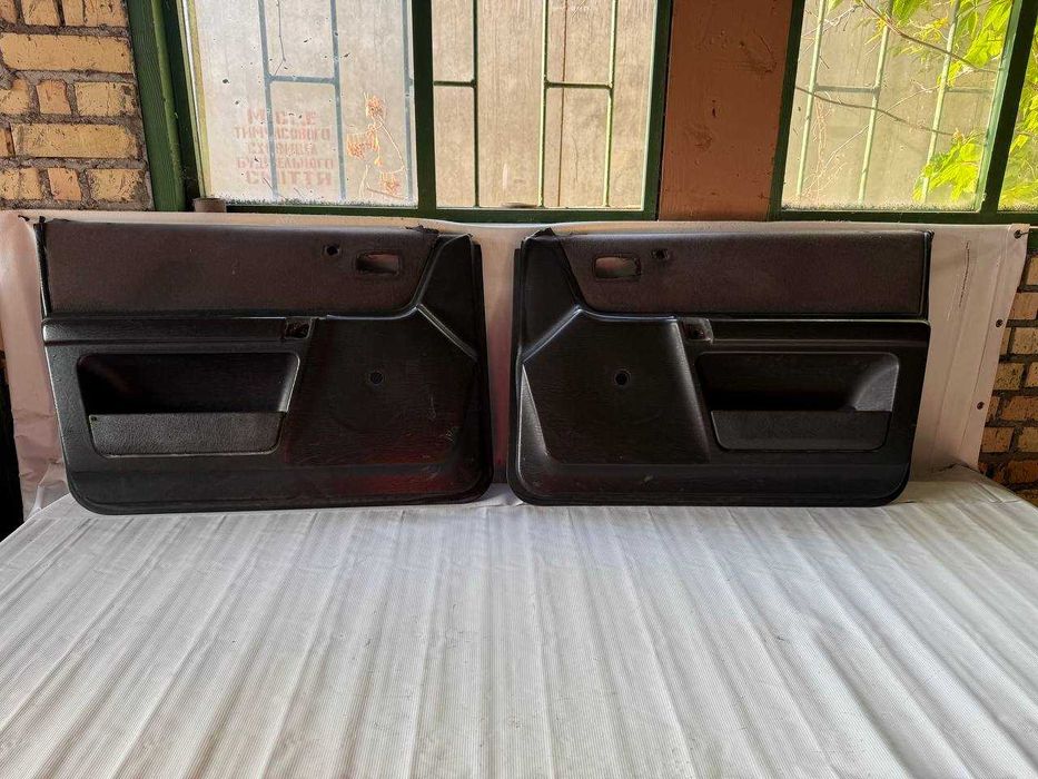 Продам карти дверей audi 100 c3 1986 2.3 бензин