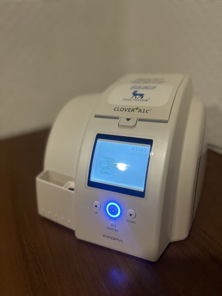 Лабораторний аналізатор Clover A1c