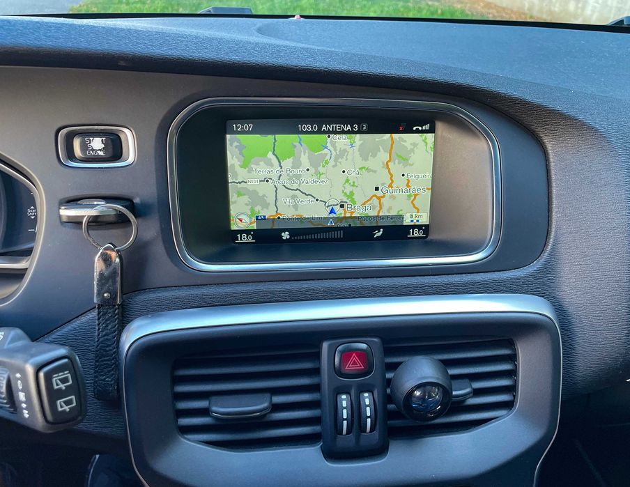 Volvo V40 Cross Country (VOR) – 2015 | Excelente estado!